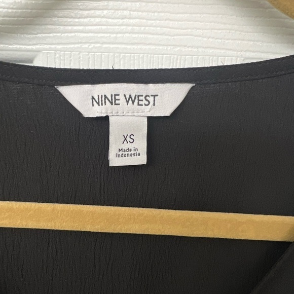 Nine West Black V-Neck Women's Top - Picture 2 of 4